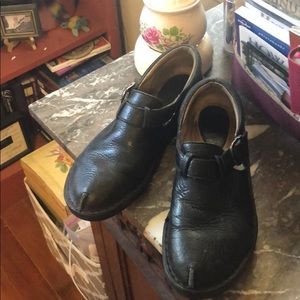 Black Born mules. Sz 7.